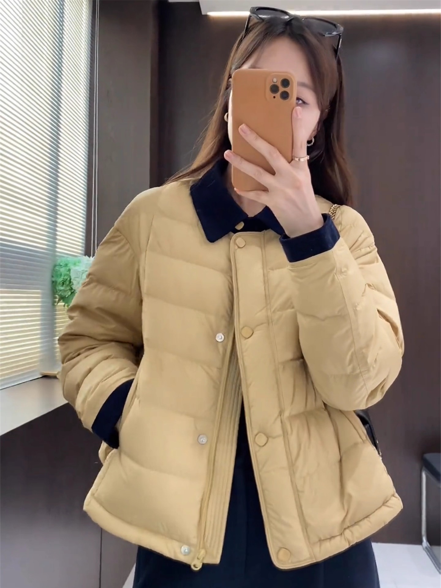 白鸭绒轻薄羽绒服女短款冬季2025新款高级感洋气宽松小个子外套
