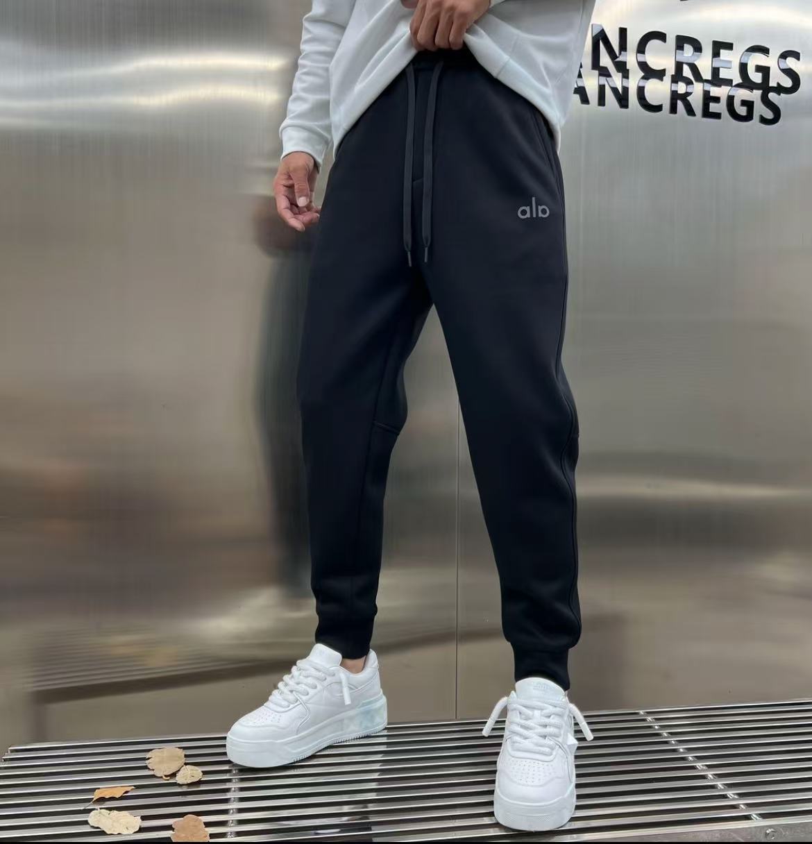 男士休闲风小脚裤冬季束口卫裤加绒宽松潮流秋季运动