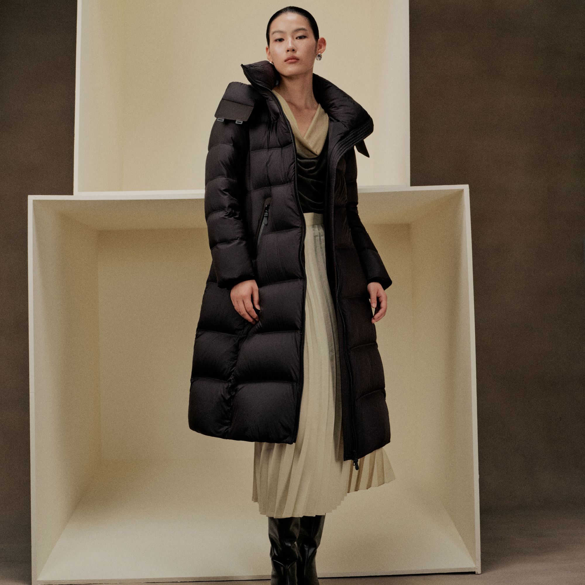 【新款】连帽休闲过膝修身时尚羽绒服保暖女装户外女士常规ZS023