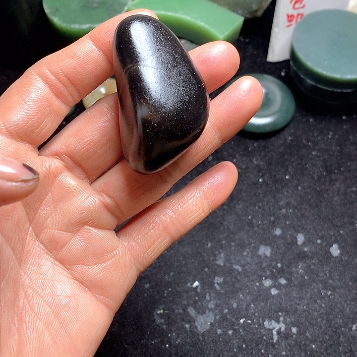 和田玉（糖玉）未镶嵌珠宝奇石