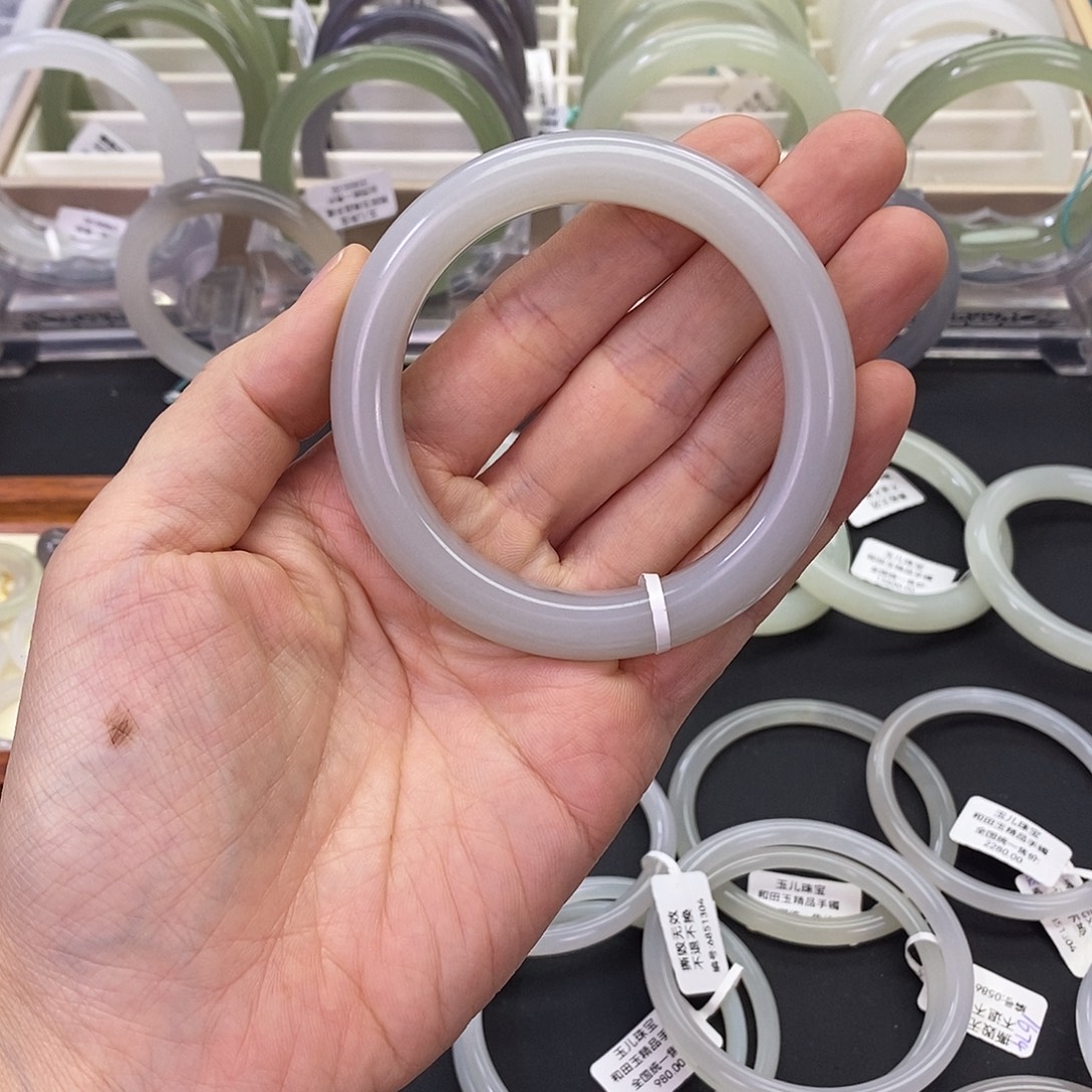 和田玉未镶嵌珠宝奇石5556