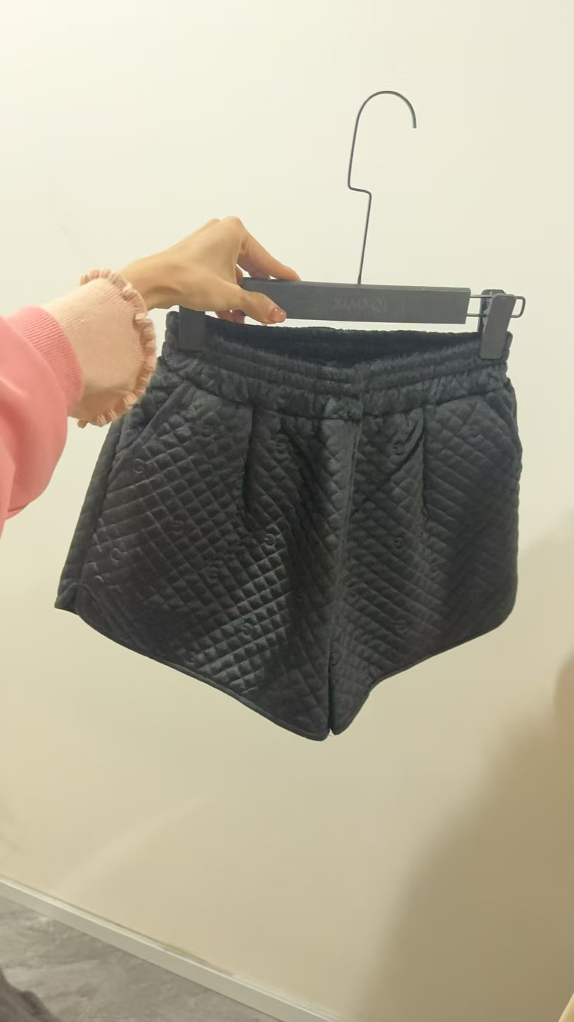 潮流黑色时尚百搭纯色高腰短裤