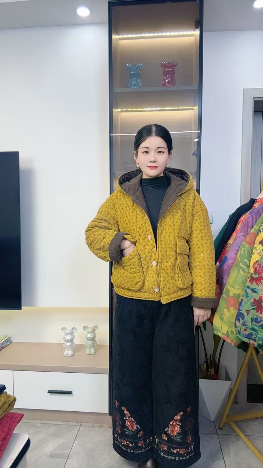 冬季连帽棉服女棉衣加厚冬季保暖短款中老年女装宽松加绒外套袄子