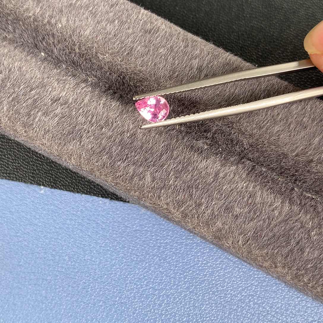 尖晶石裸石未镶嵌63分 无烧 马哼盖