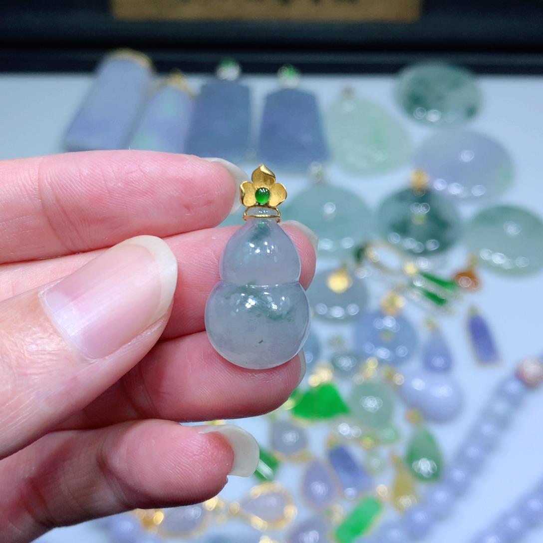 翡翠吊坠(不含链)18K金镶嵌