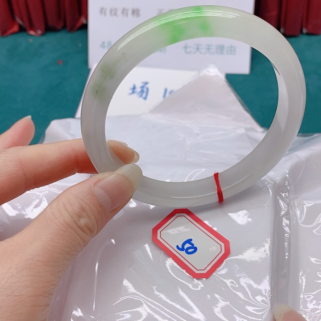 翡翠手镯未镶嵌用****0500000000