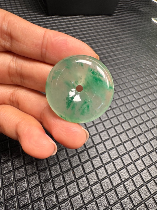 天然非洲翠高冰飘花平安扣挂件石英质玉女款冰透白色