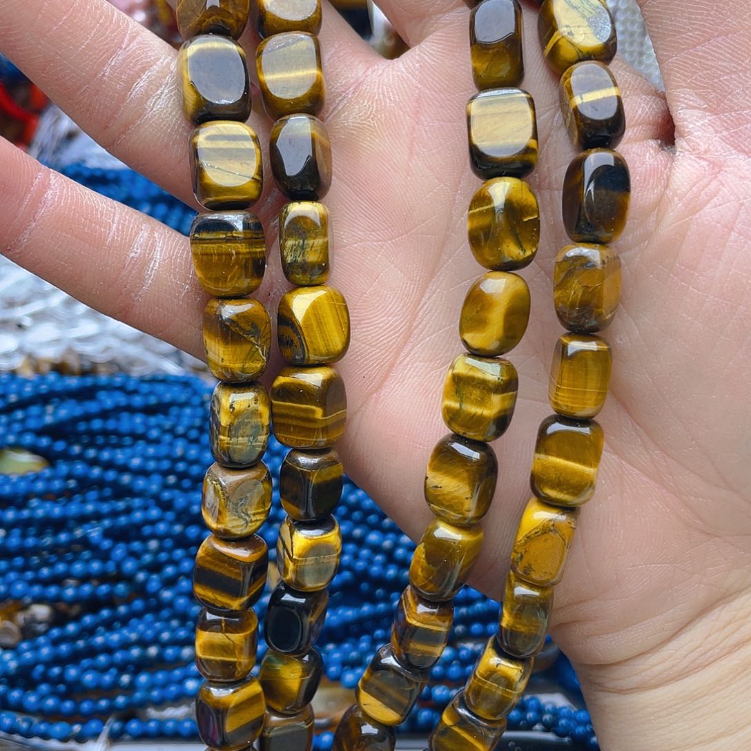 玛瑙/玉髓珠宝半成品未镶嵌黄虎1条随行