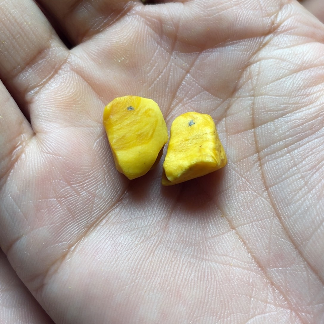 郊***1琥珀未镶嵌裸石蜜蜡订制随型提溜