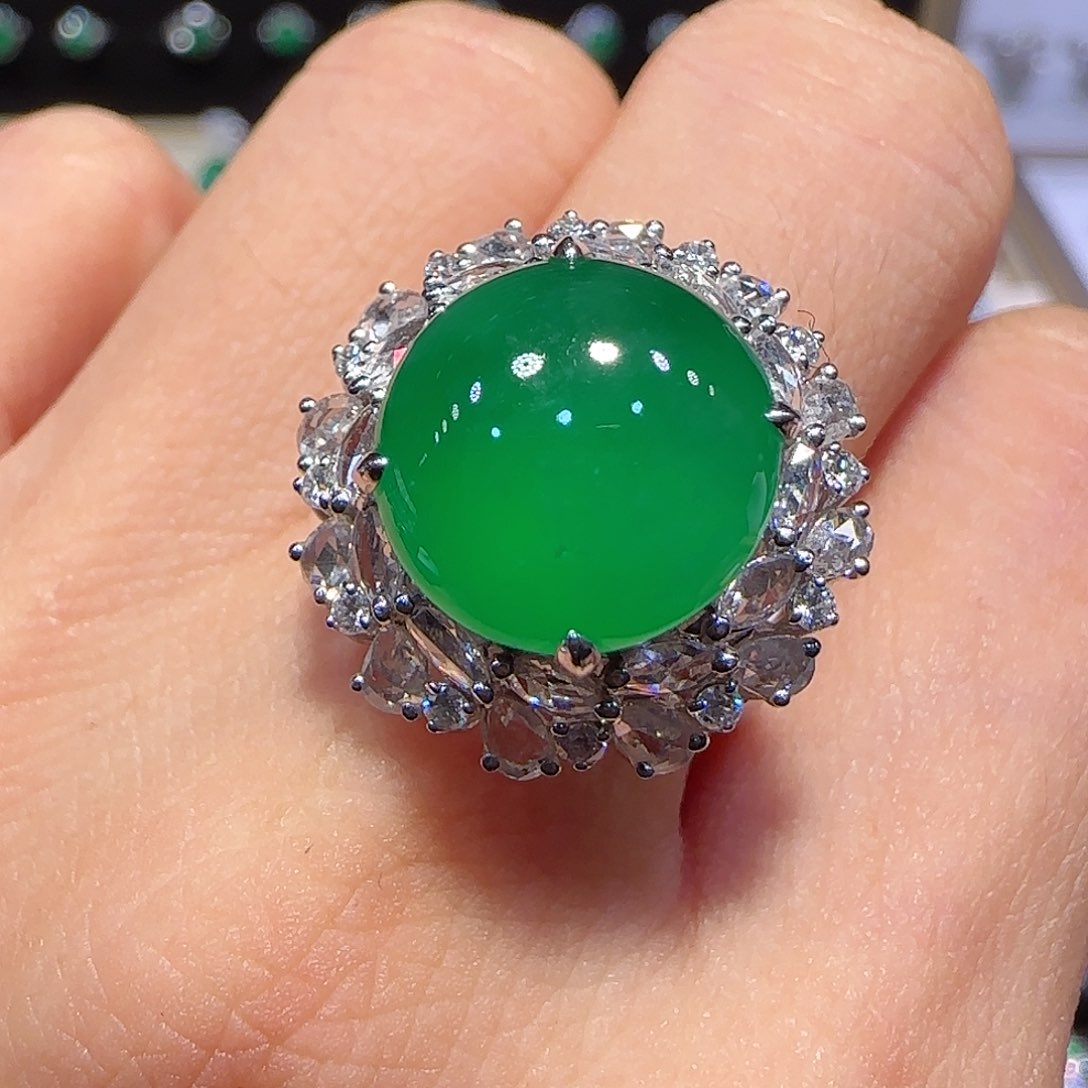 翡翠戒指18K金镶嵌戒指