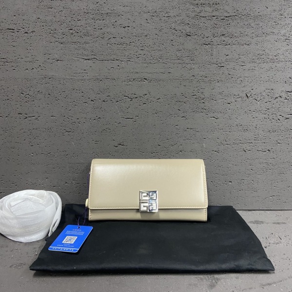 纪梵希/95新/250707CY0021/市场价12000/单肩包