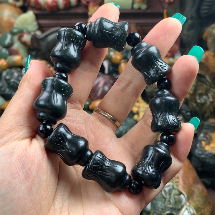 岫岩河磨玉（透闪石质玉）把件未镶嵌