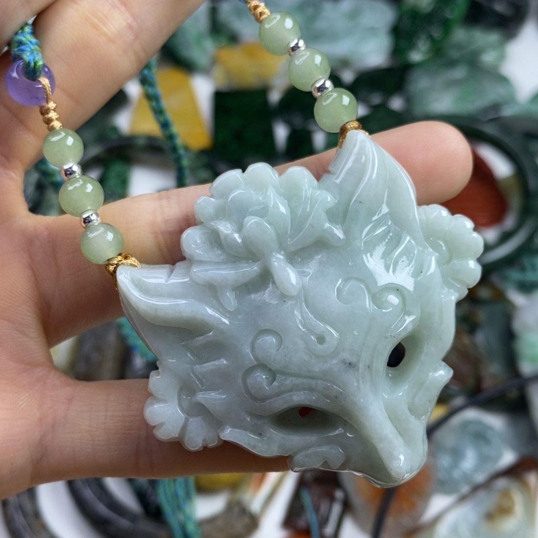 翡翠颈饰未镶嵌吊坠