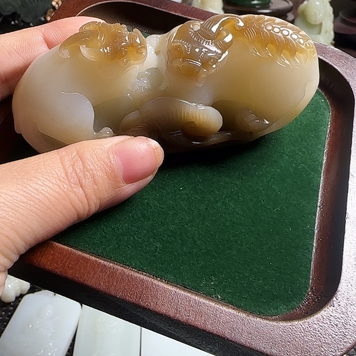 食***天瓷片新号开播瓷盘一件