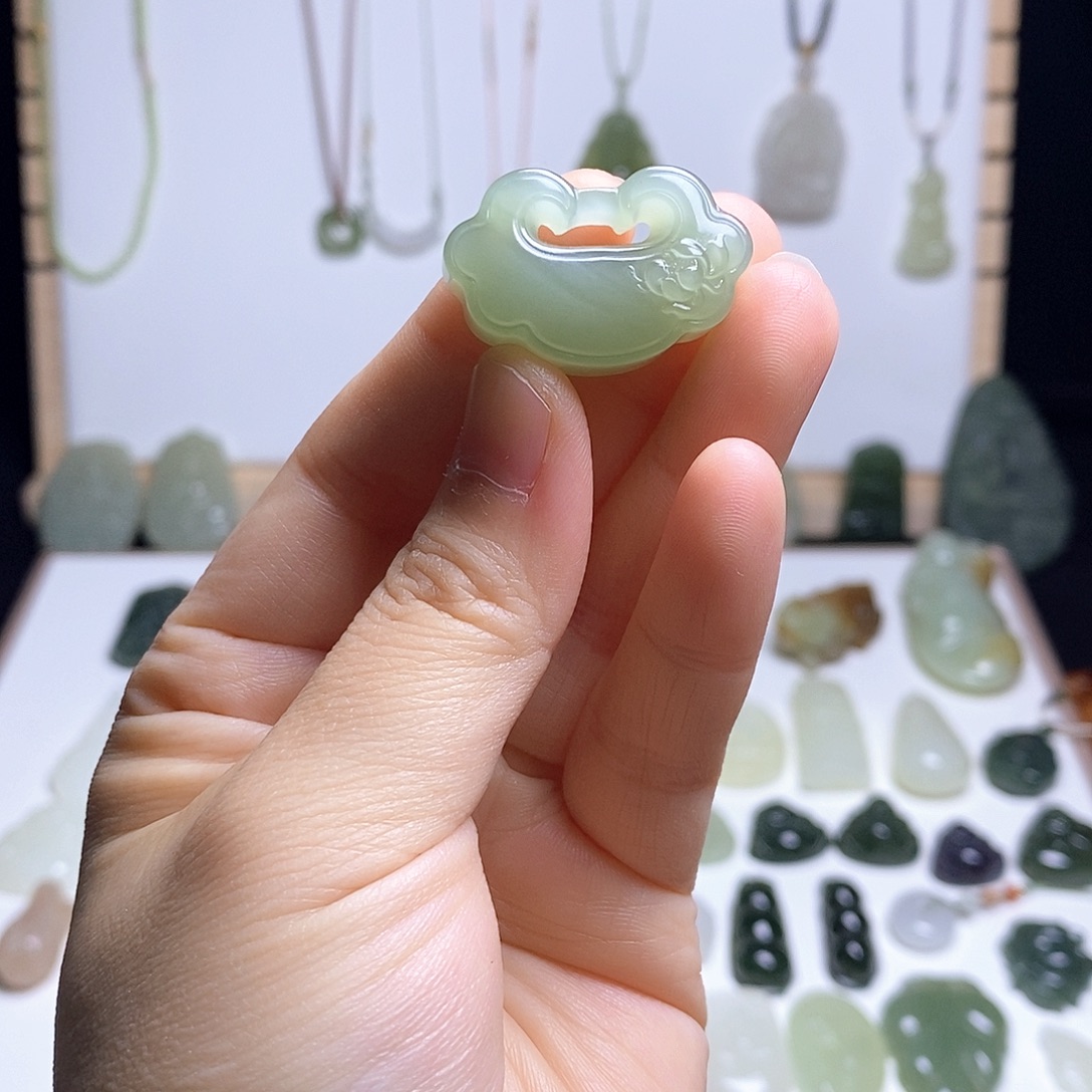 和田玉未镶嵌颈饰