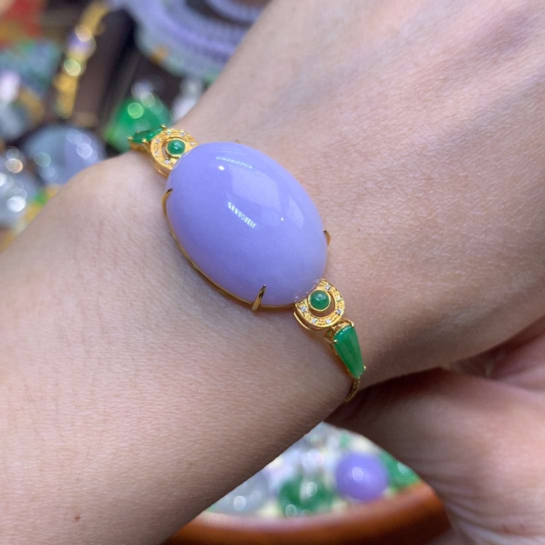 翡翠18K金镶嵌颈饰