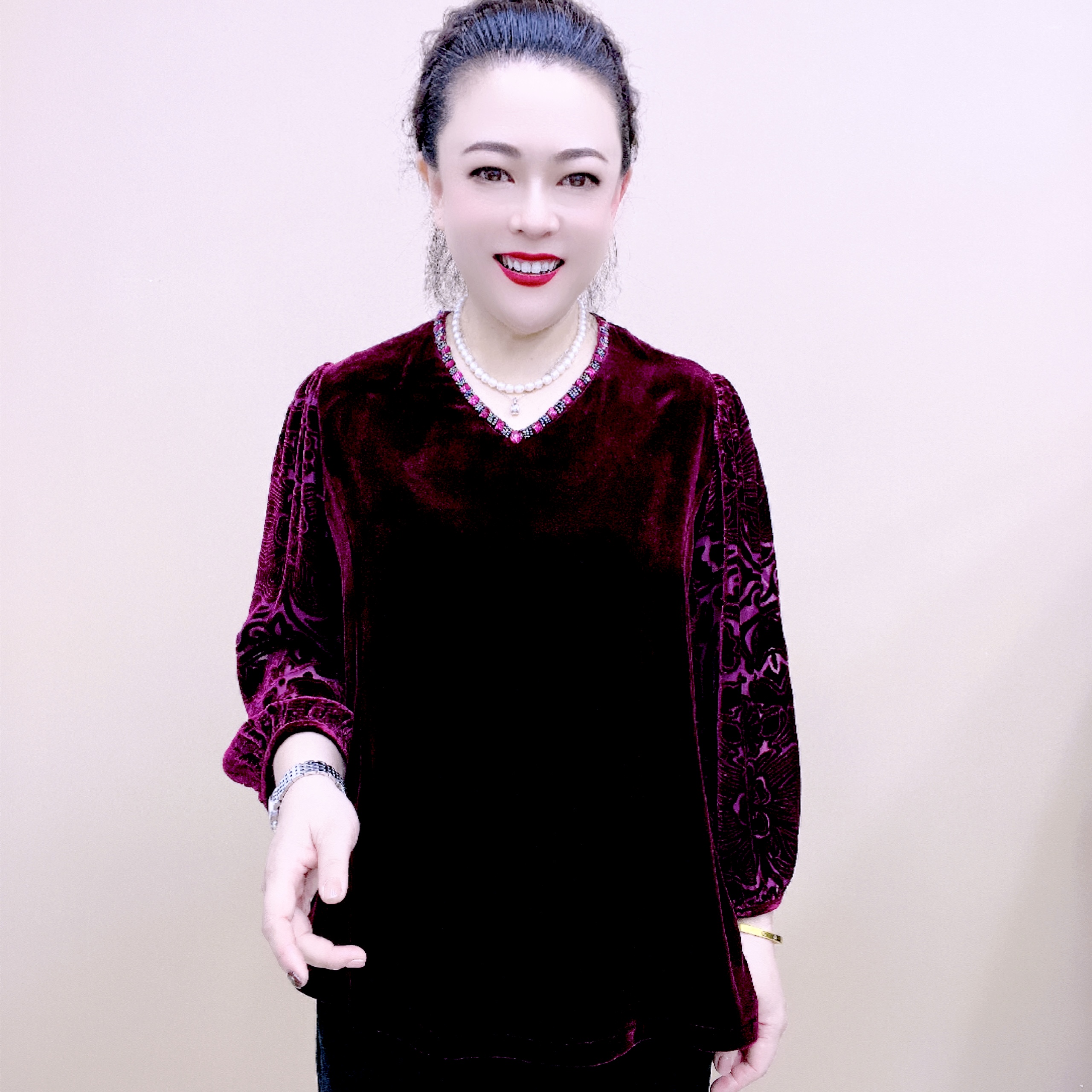 桑蚕丝时尚高档气质百搭减龄显瘦洋气秋冬大码上衣43A1999