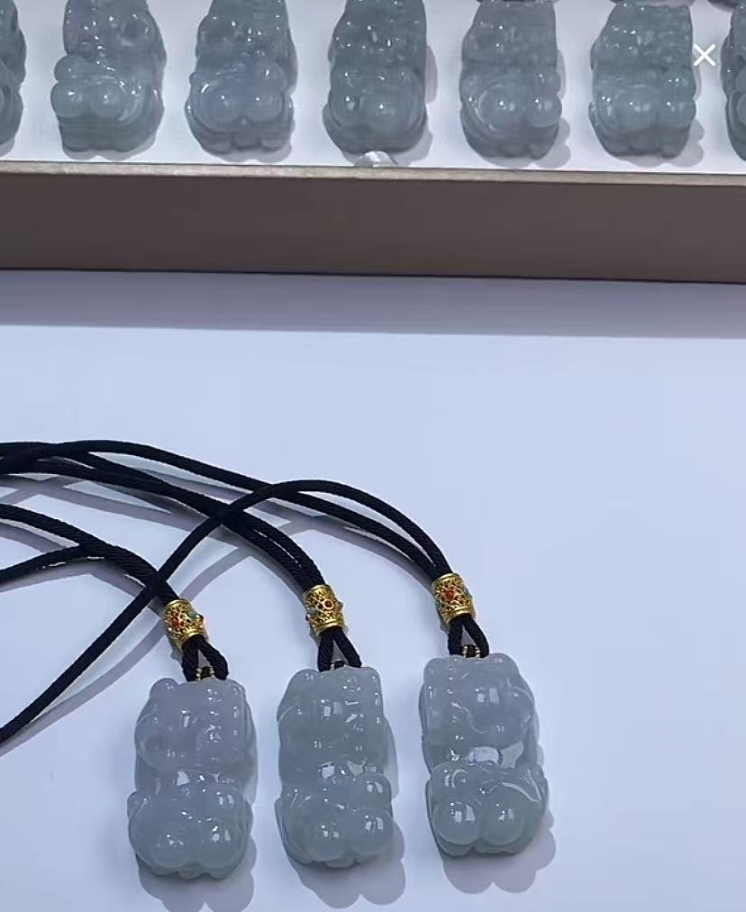 306825/天然缅甸翡翠A货貔貅挂件  多样性一件发