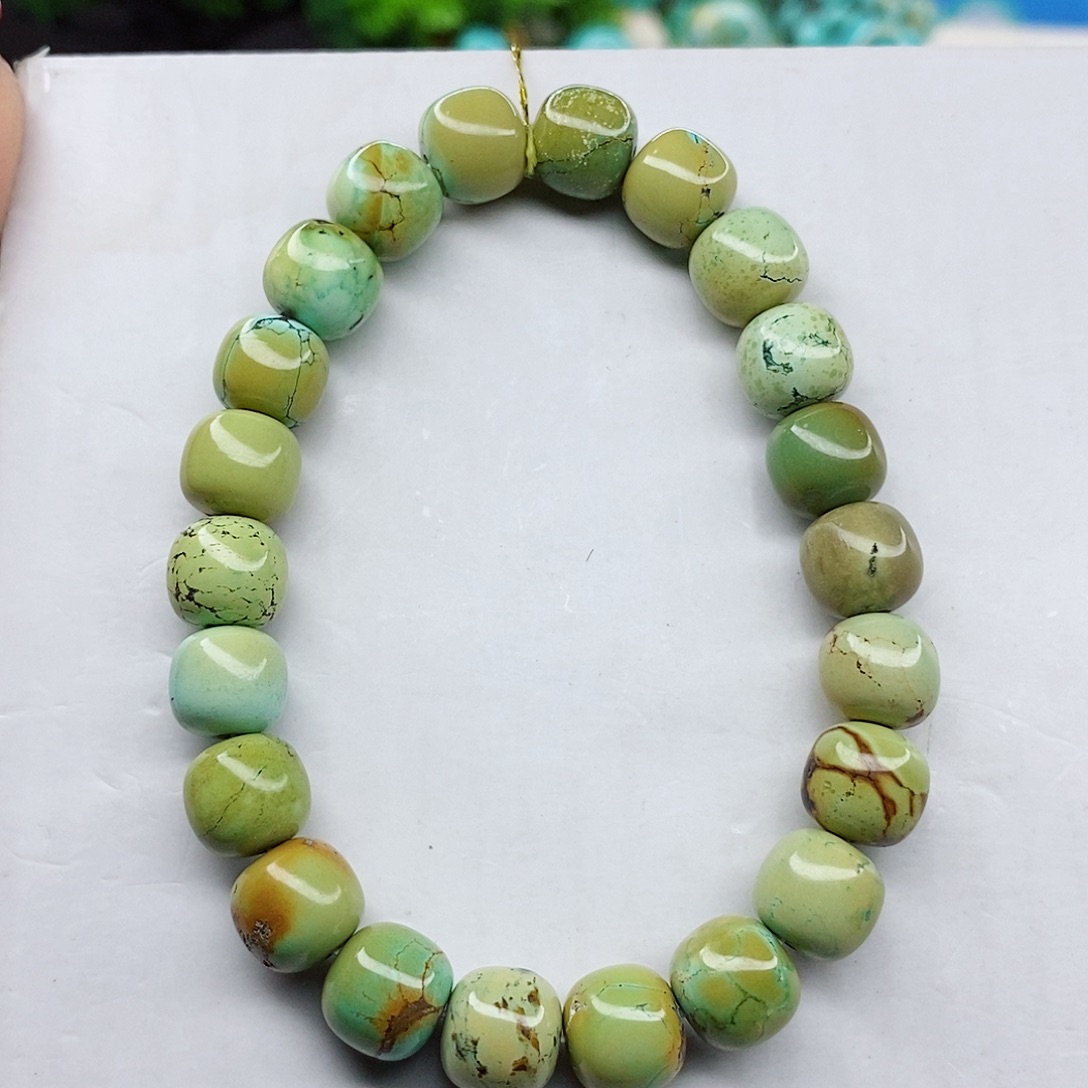 绿松石颈饰未镶嵌