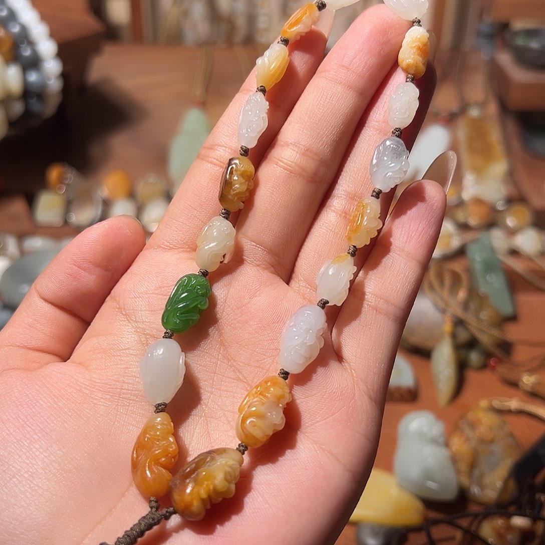 和田玉颈饰未镶嵌