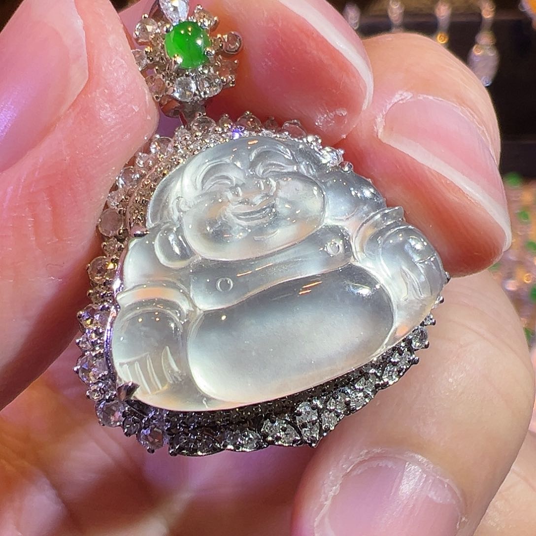 翡翠颈饰18K金镶嵌玻璃种佛公