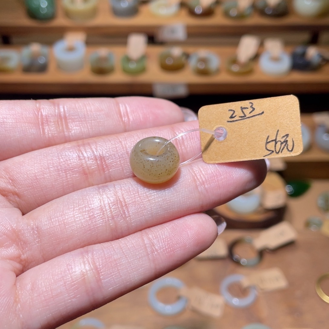 和田玉戒指未镶嵌是*.253