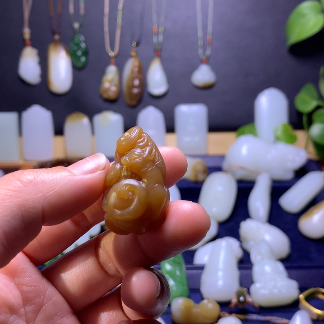 和田玉挂件未镶嵌