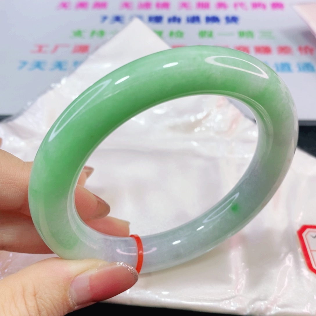 未镶嵌手镯（圆镯）翡翠58.8圈完整