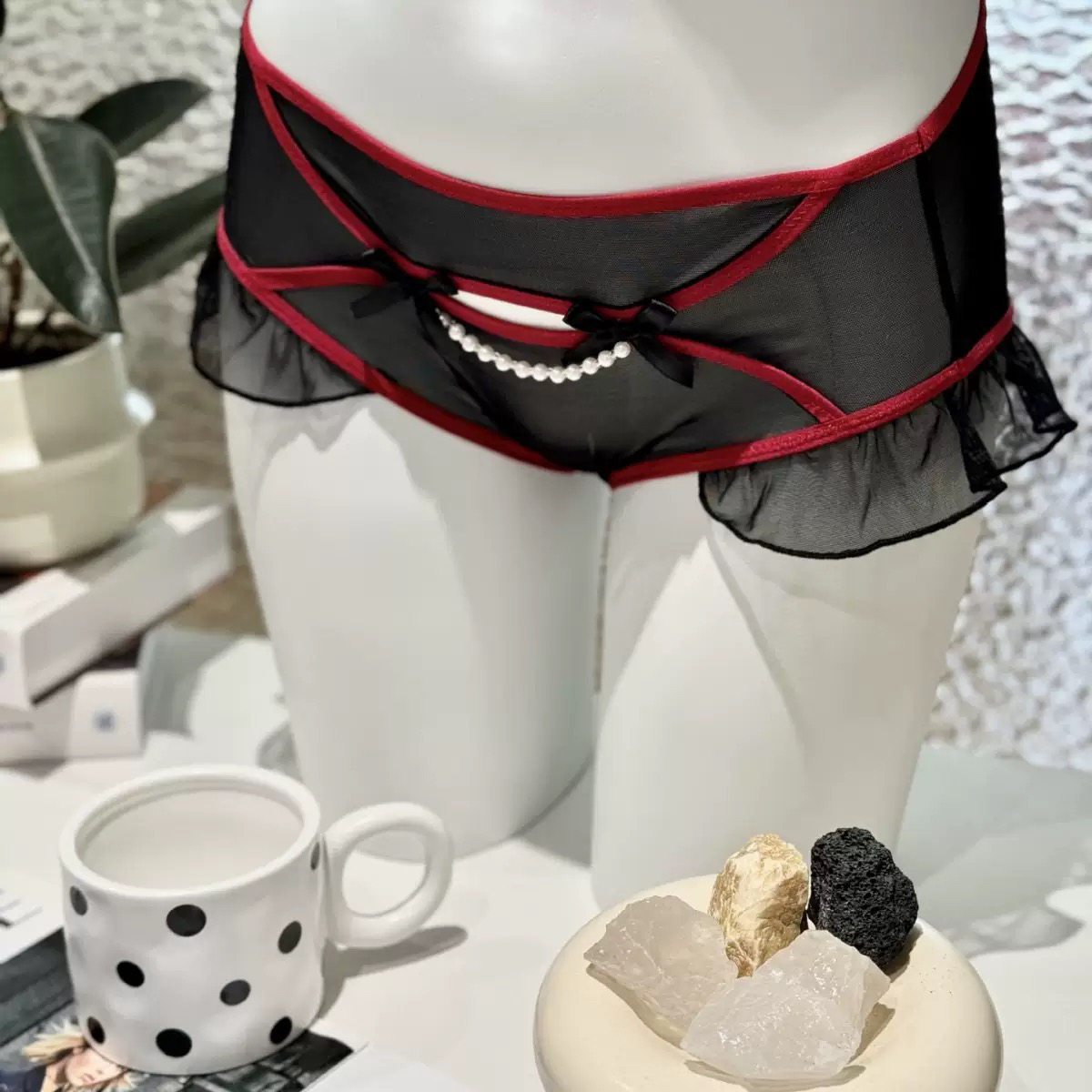 轻奢唯美珍珠链条女士内裤