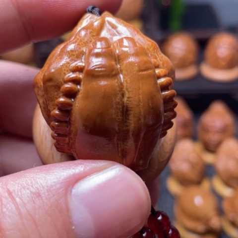 橄榄核把件佛手单子竹环穿配，3.2左右