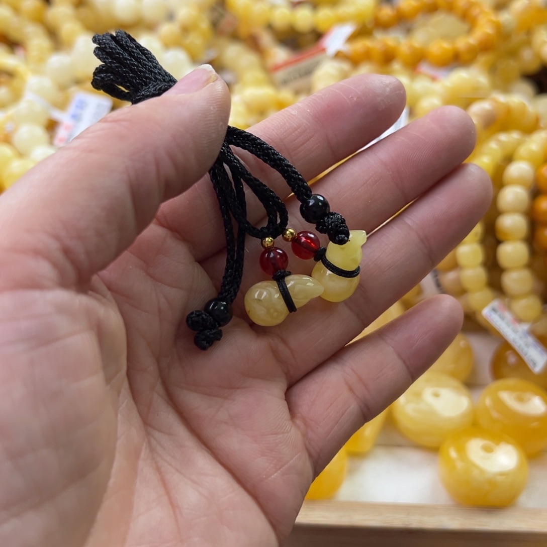 琥珀珠宝奇石未镶嵌