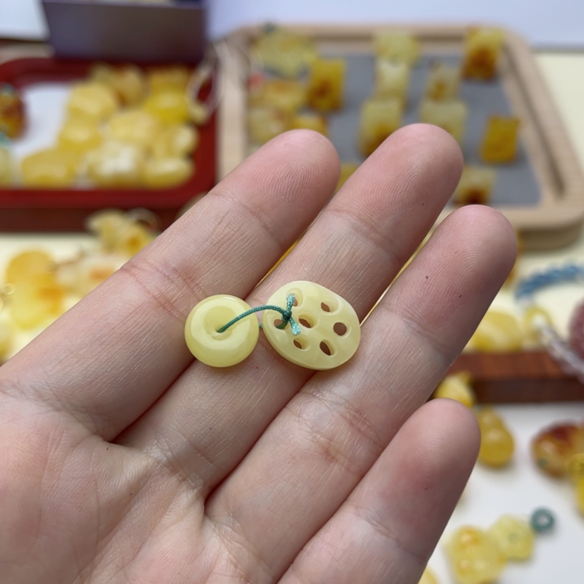 【闪购商品】蜜蜡裸石未镶嵌配饰