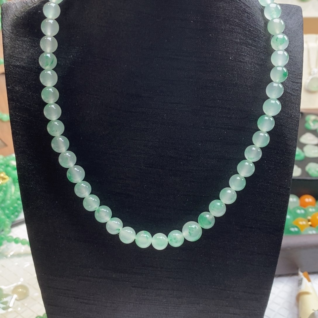 石英质玉合金颈饰