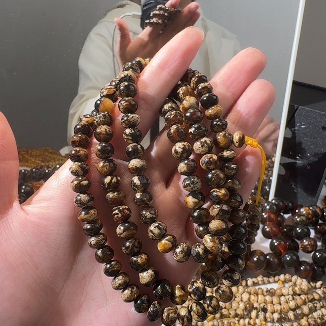 希***言琥珀未镶嵌裸石抚顺琥珀7mm