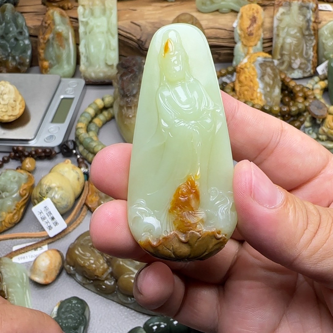 春****岫岩河磨玉（透闪石质玉）未镶嵌珠宝奇石