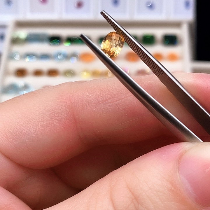 蓝宝石裸石未镶嵌