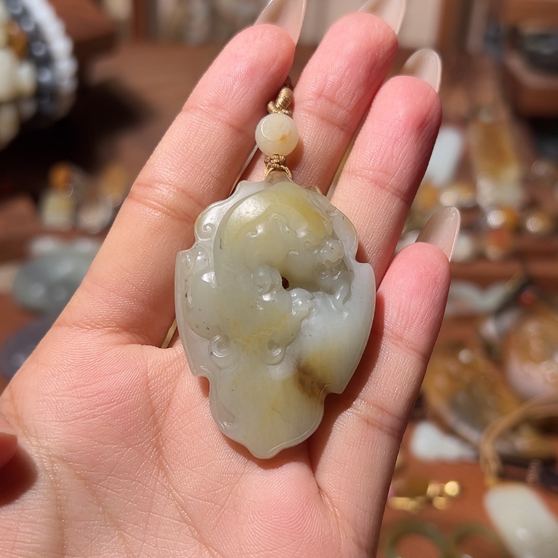 和田玉颈饰未镶嵌