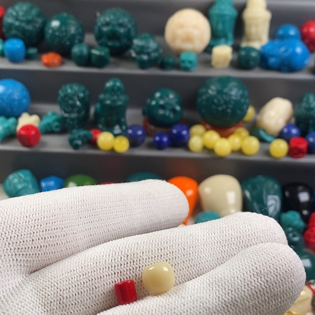 *****琉璃颈饰尺寸8白，红5