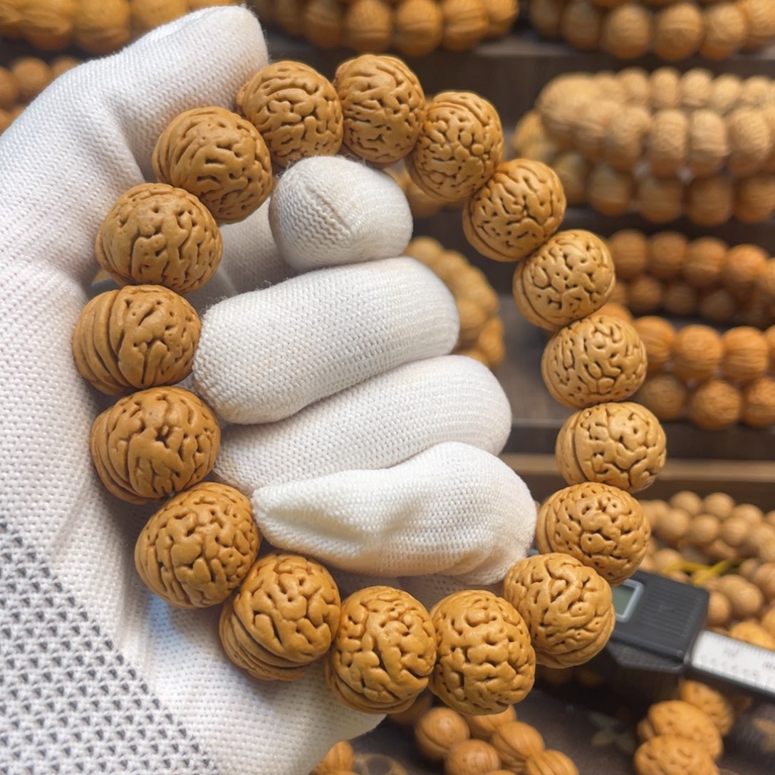 吊坠桃核有***福野生爆肉树王