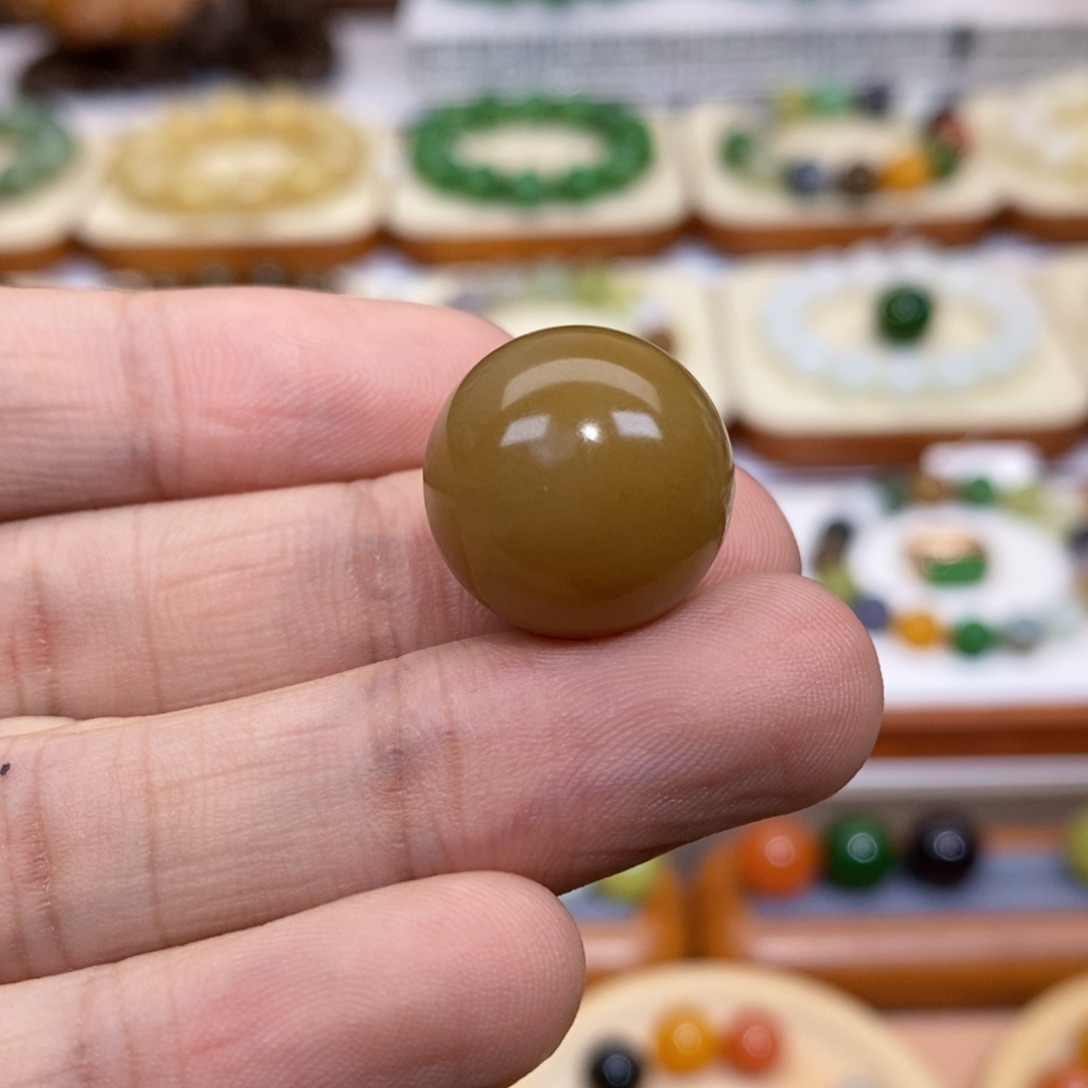 和田玉珠子未镶嵌一**湖