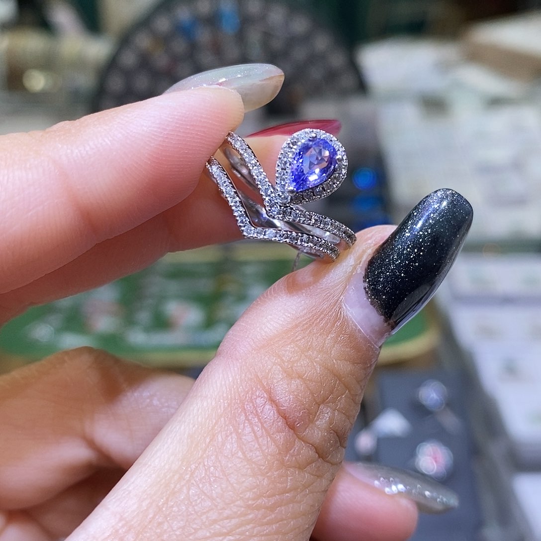 坦桑石戒指银S925镶嵌天然坦桑石