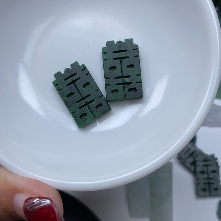 定制翡翠未镶嵌翡翠吊坠