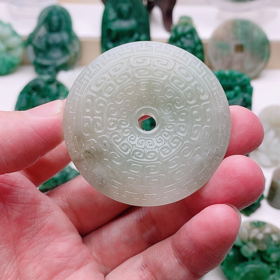 独山玉未镶嵌吊坠