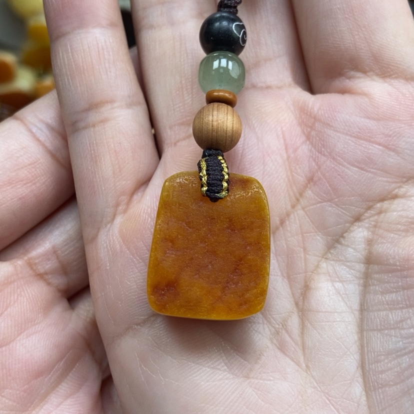 【闪购商品】琥珀颈饰未镶嵌