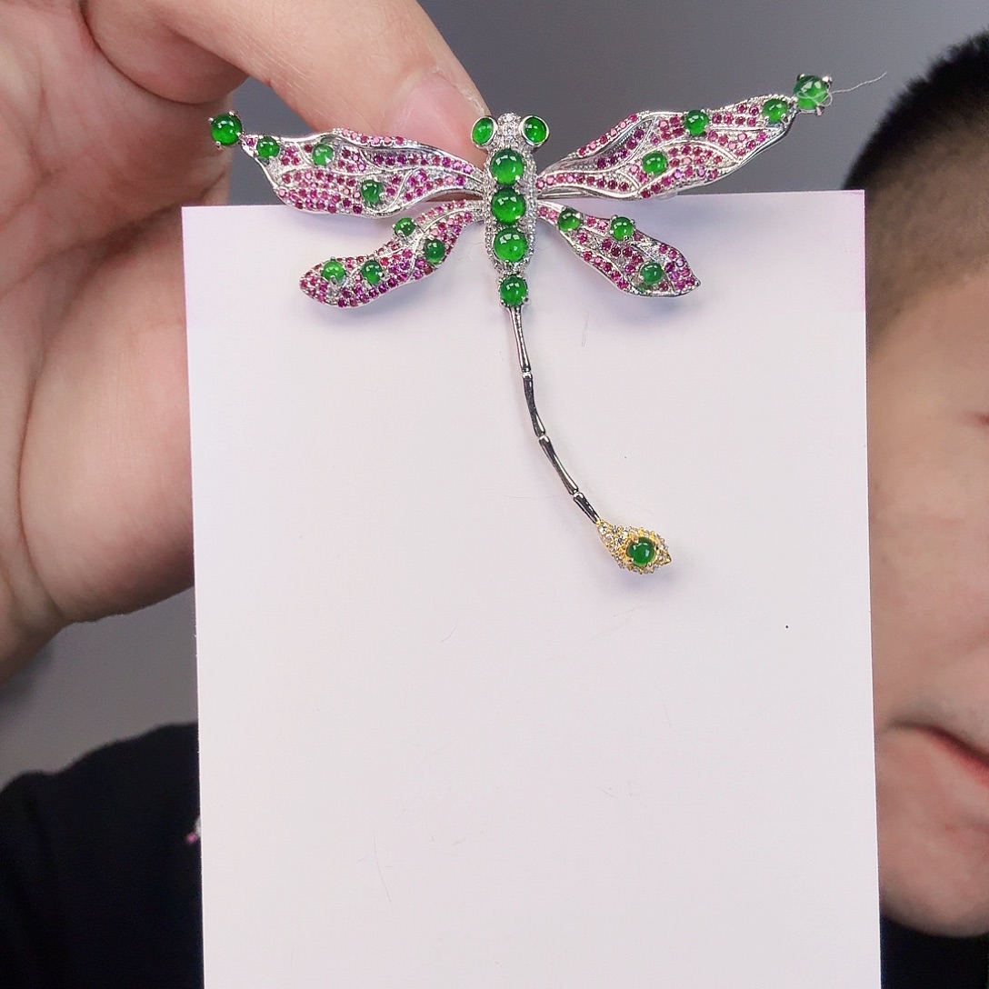 翡翠颈饰未镶嵌一件