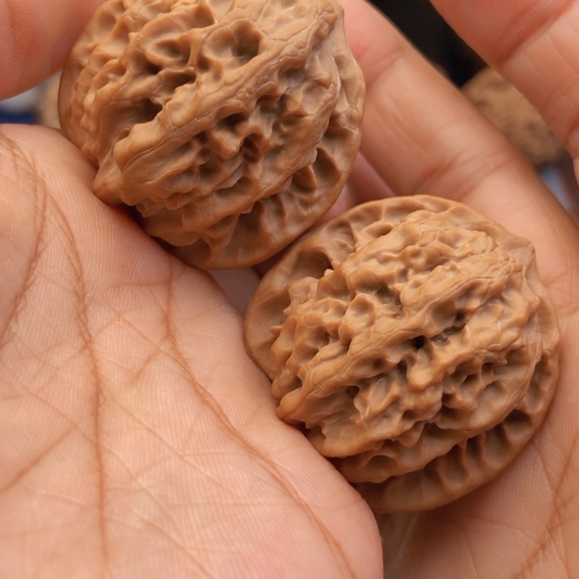 【闪购商品】文玩核桃把件38血玲珑全品