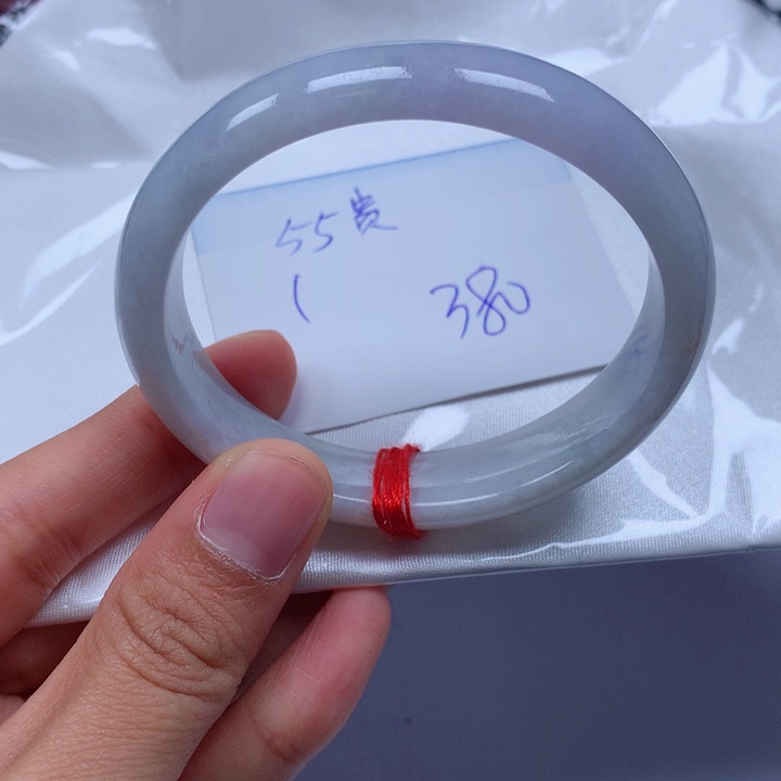 翡翠手镯未镶嵌翡翠手镯