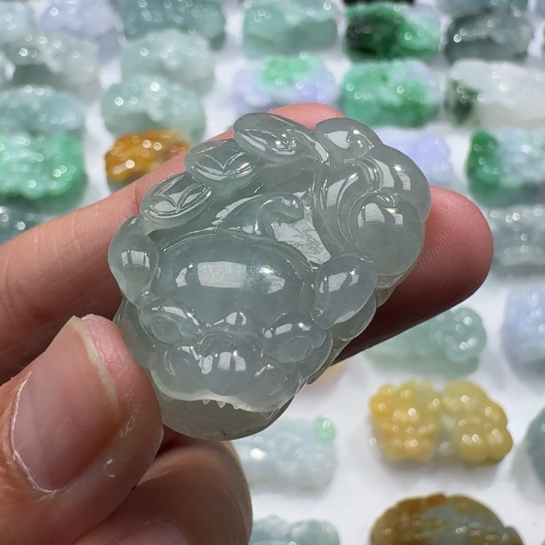 翡翠未镶嵌挂件貔貅