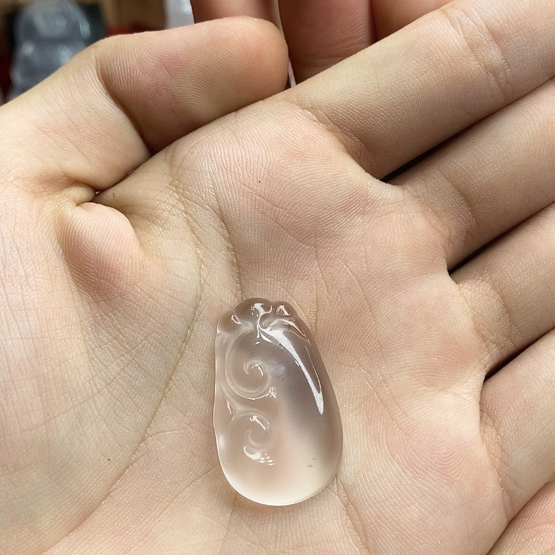 颈饰未镶嵌石英质玉