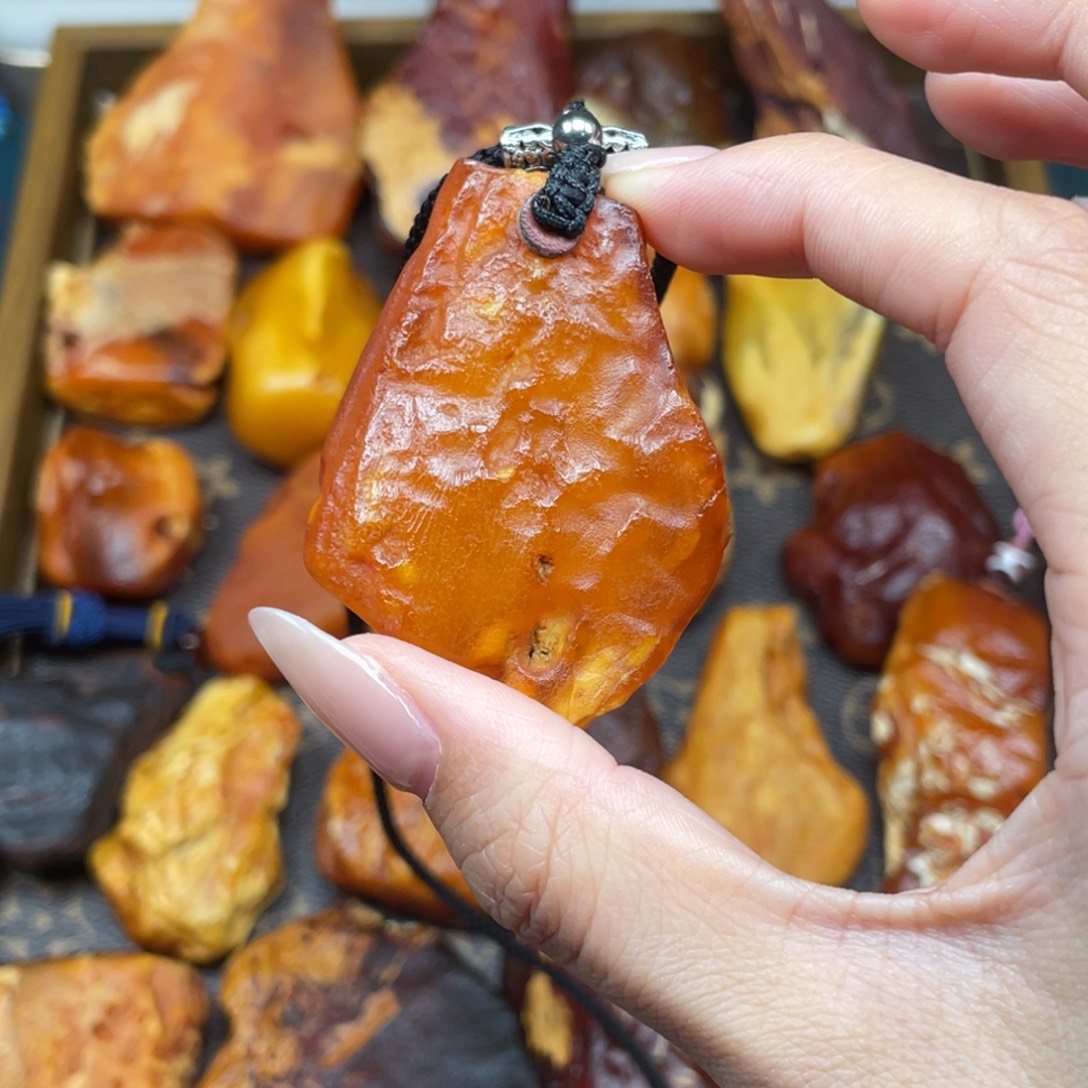 琥珀未镶嵌珠宝奇石